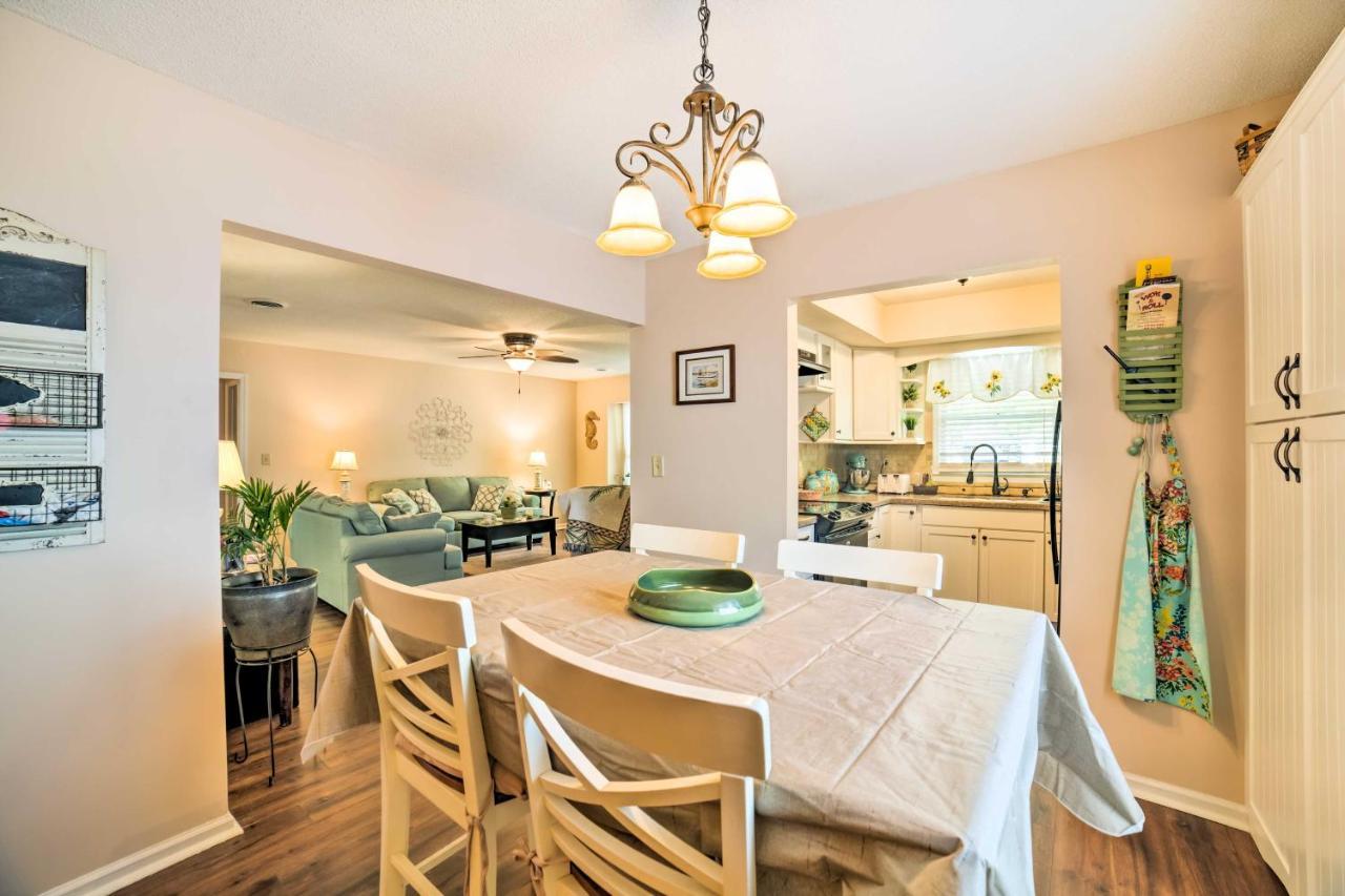 Oak Island Home With Fenced Yard, Walk To Long Beach Eksteriør bilde