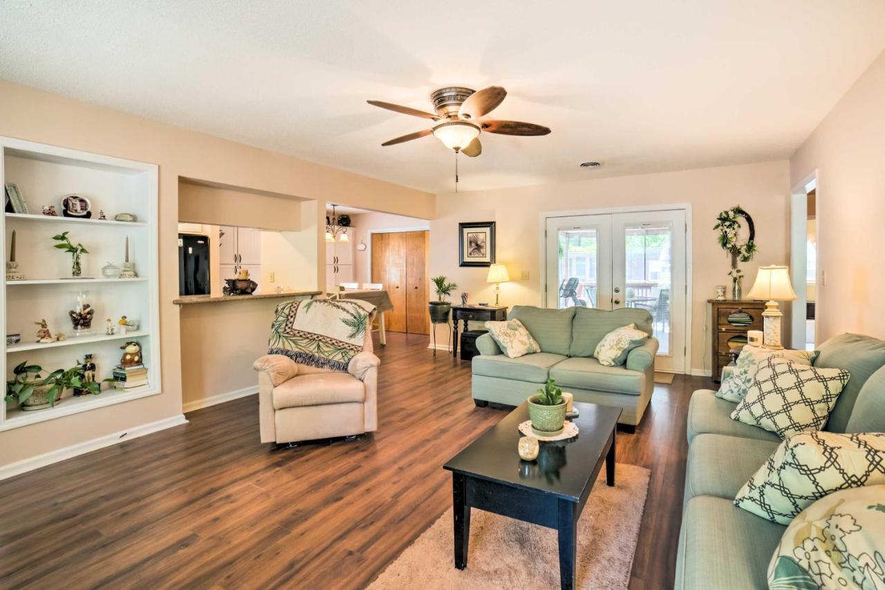 Oak Island Home With Fenced Yard, Walk To Long Beach Eksteriør bilde