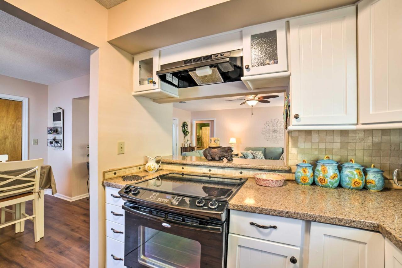 Oak Island Home With Fenced Yard, Walk To Long Beach Eksteriør bilde