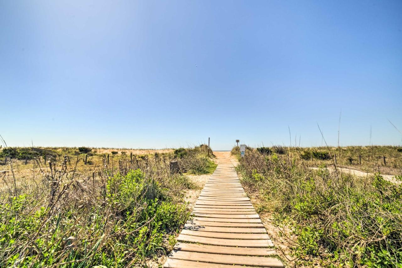 Oak Island Home With Fenced Yard, Walk To Long Beach Eksteriør bilde
