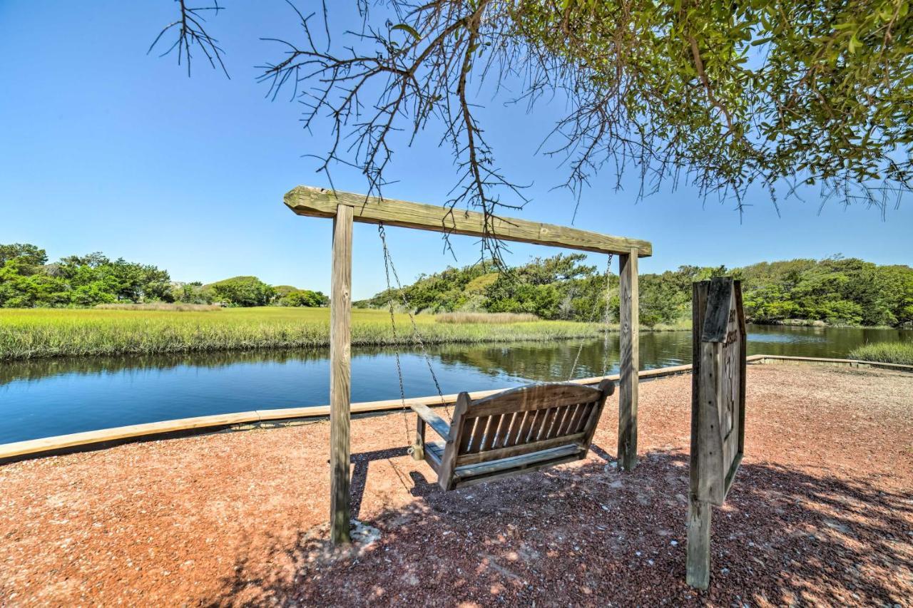 Oak Island Home With Fenced Yard, Walk To Long Beach Eksteriør bilde