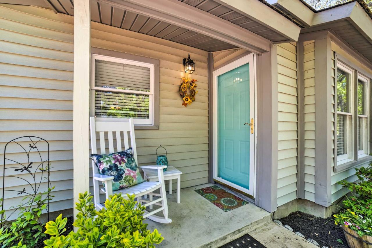 Oak Island Home With Fenced Yard, Walk To Long Beach Eksteriør bilde