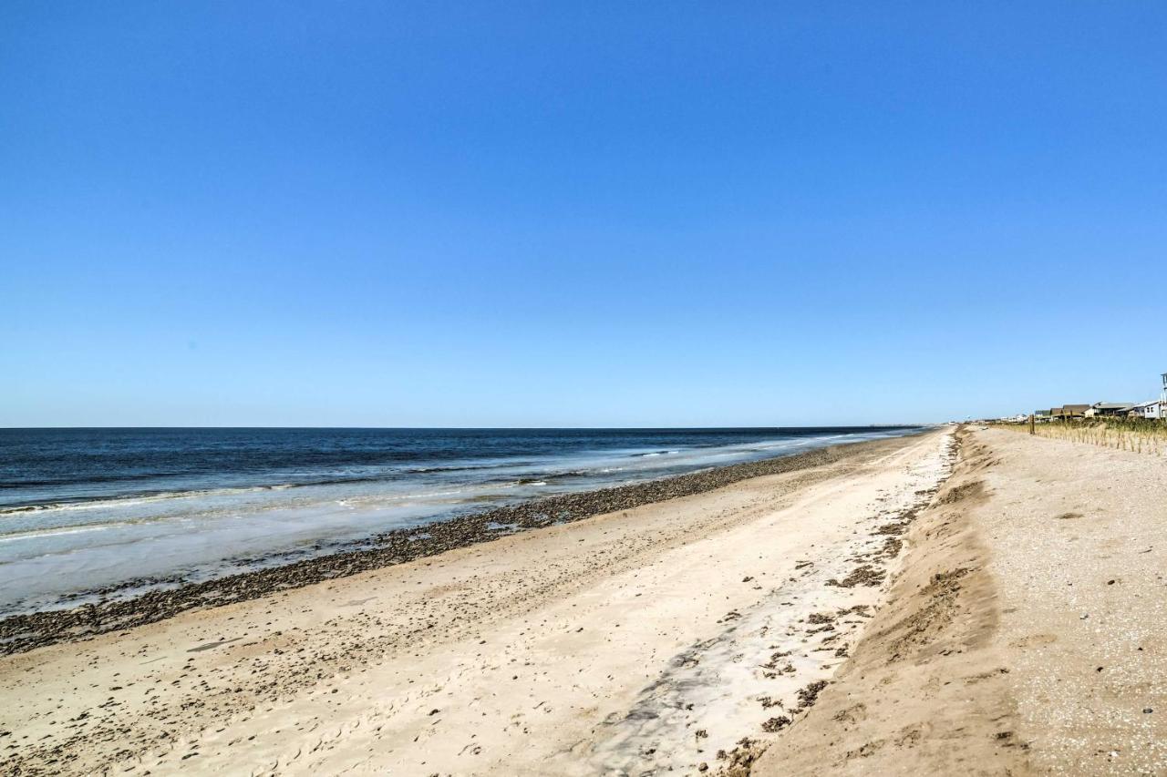 Oak Island Home With Fenced Yard, Walk To Long Beach Eksteriør bilde
